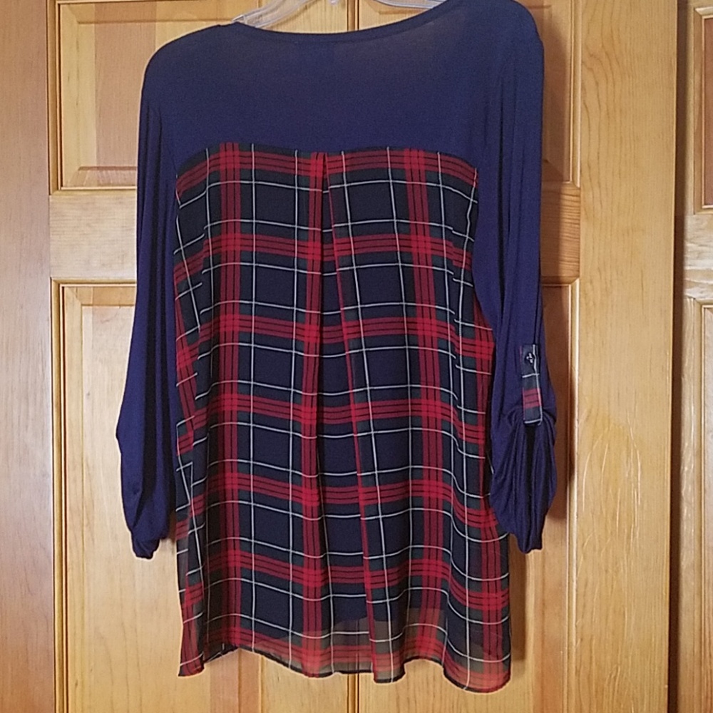 Shirt - Picture 2 of 4